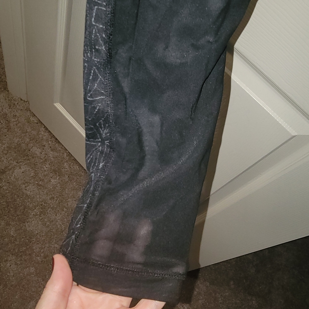 Zella | Black Grey Patterned Leggings - Picture 2 of 5